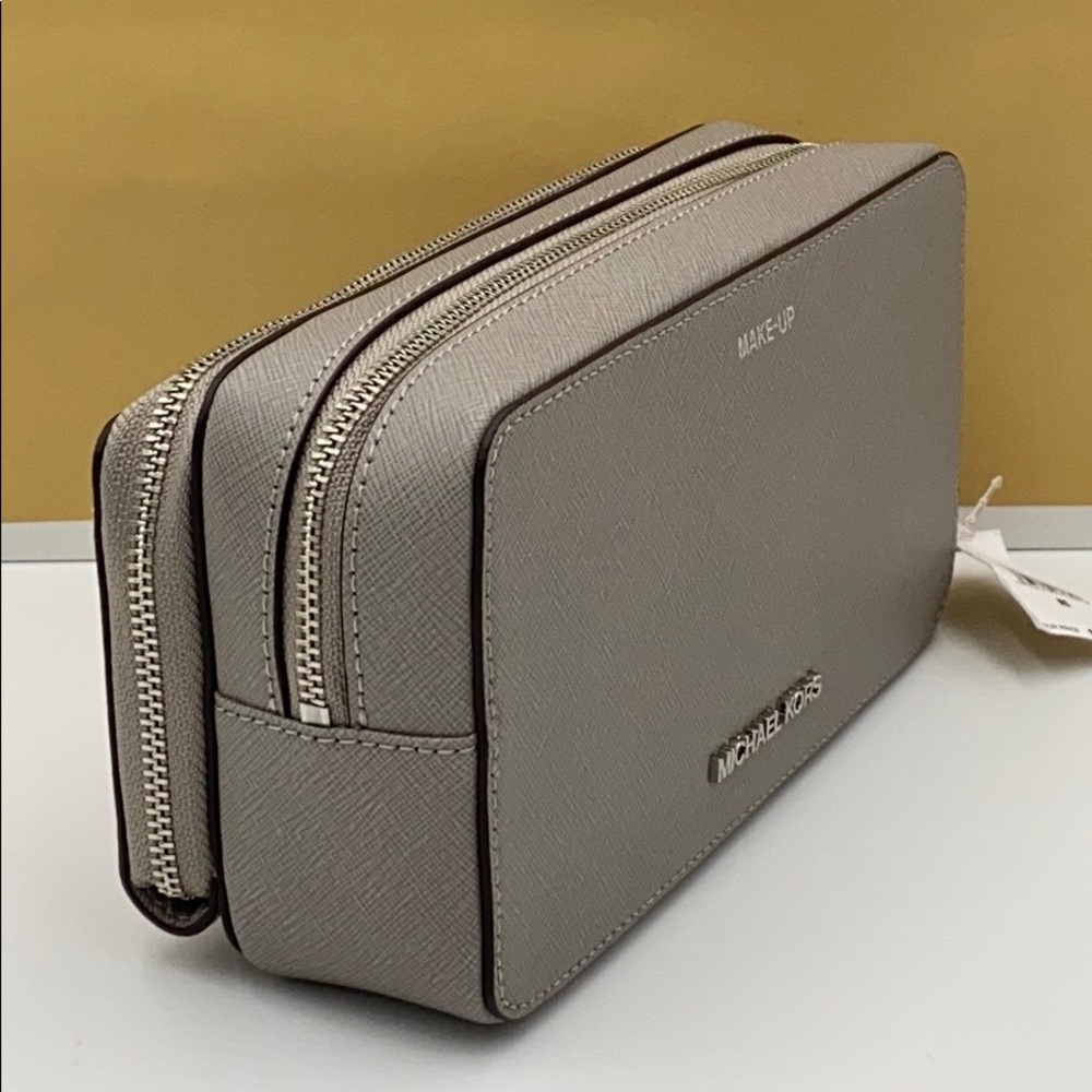 Michael Kors Large Double Travel Pouch Pearl Grey - Picture 4 of 16
